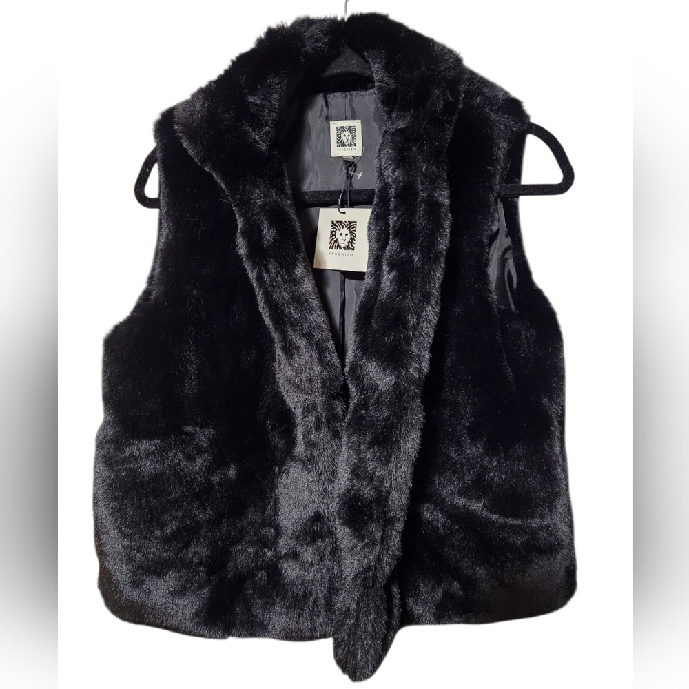 NEW! Anne Klein Black Luxury Faux Fur Vest Size Small